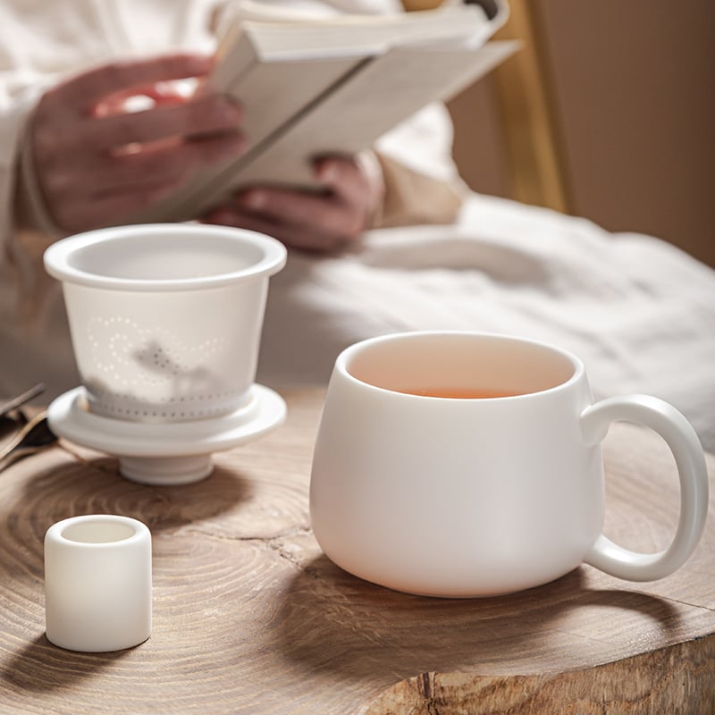 White Porcelain with Lid Filter Office Mug with Liner Tea Water Separation Mug Personal Ceramic Tea Mugs