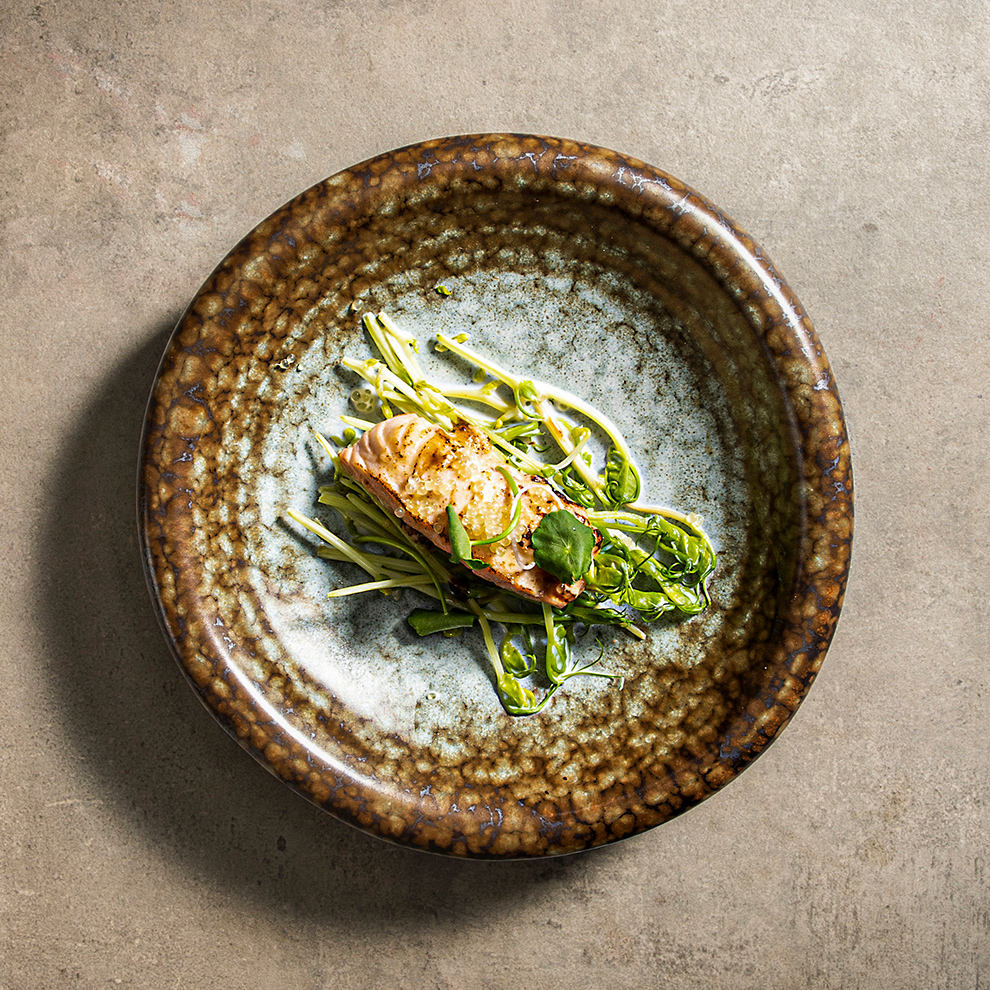 Wabi-Sabi Style Porcelain Dinnerware Set Japanese Restaurant Hotel Flower Shape Bowl Reactive Brown With Speckle Ceramic Plates