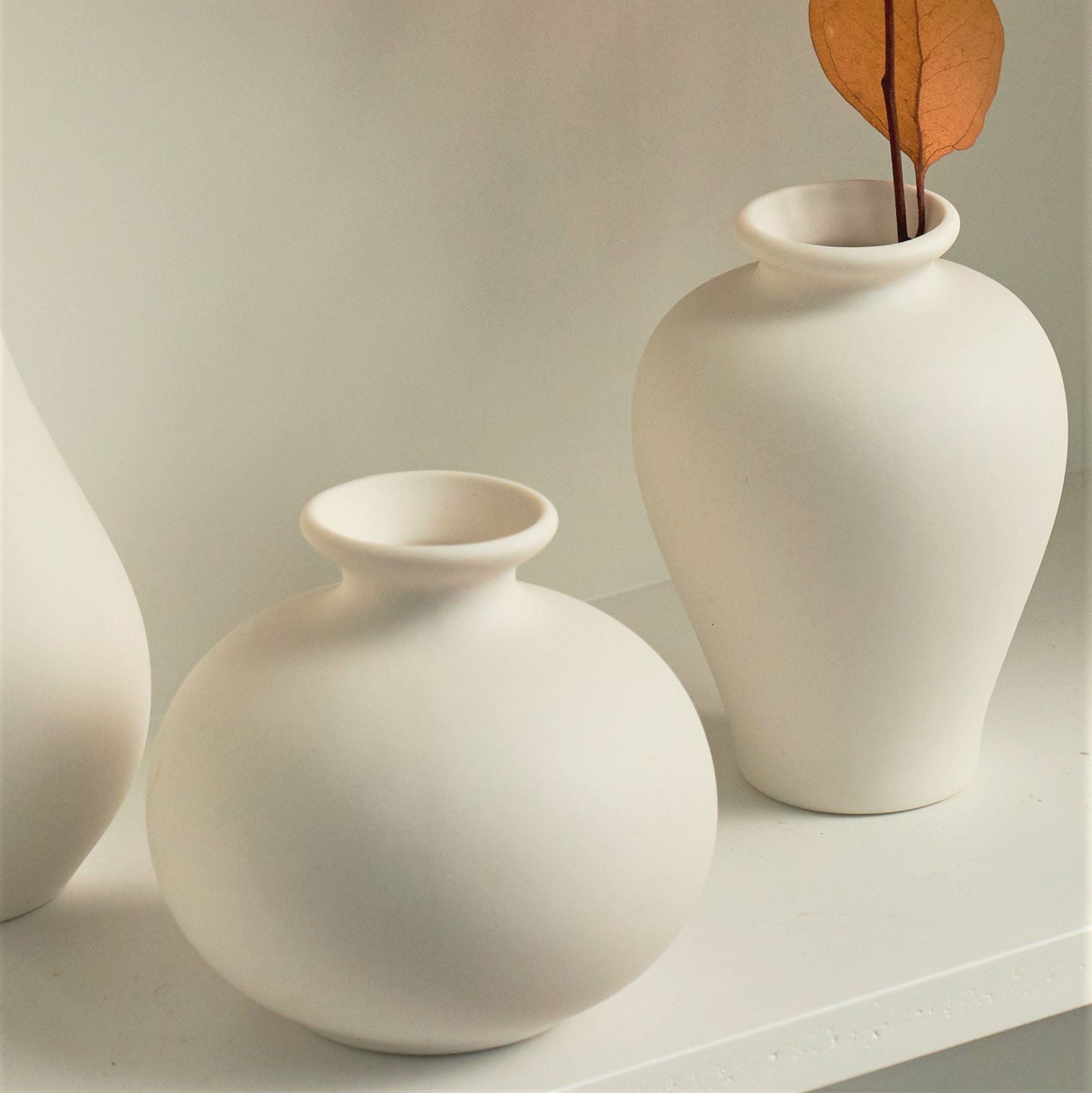 Modern White Ceramic Vase Mini Flower Vases for Home Decoration