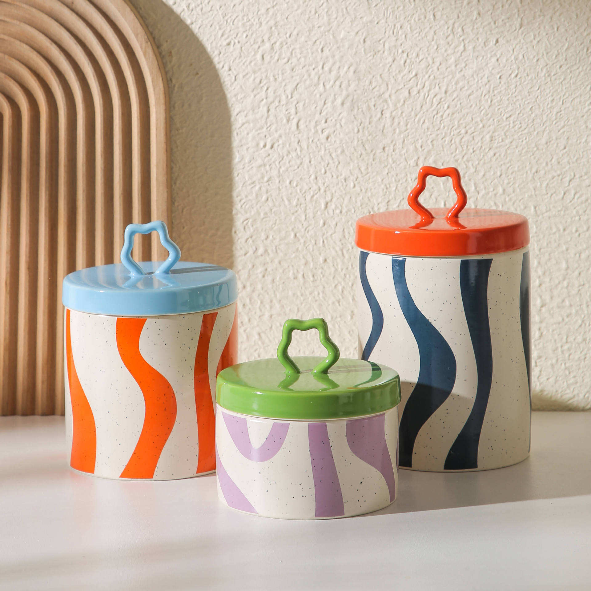 Nordic Creative Ceramic Cookie Jar with Lid for Candy Storage Home Kitchen Gadget Decor Bathroom Use for Weddings