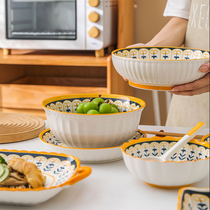 Nordic Style Creative Ceramic Bowl Dish Tableware Hand-Painted Luxury European Floral Pattern Plate for Home Use Packaged Dishes
