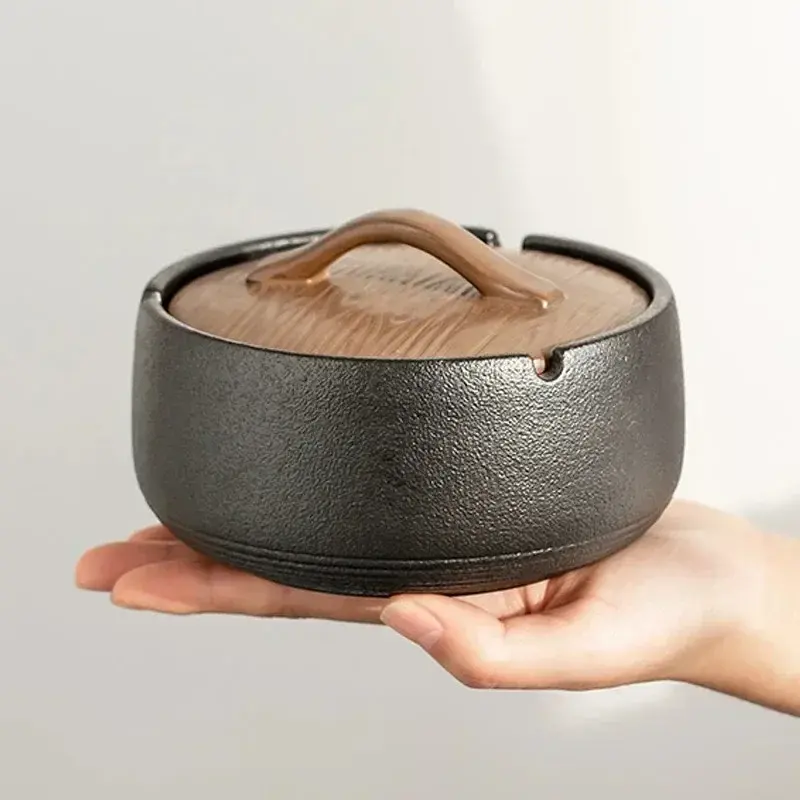 Ceramic Ashtray with Lid Creative Vintage Storage Box Desktop Anti Fly Ash Cigar Plate Household Decoration Men's Gifts