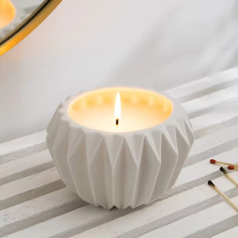 Matte White Round Candle Vessels Unique Shape Decorative Large Ceramic Candle Jars for Candle Making