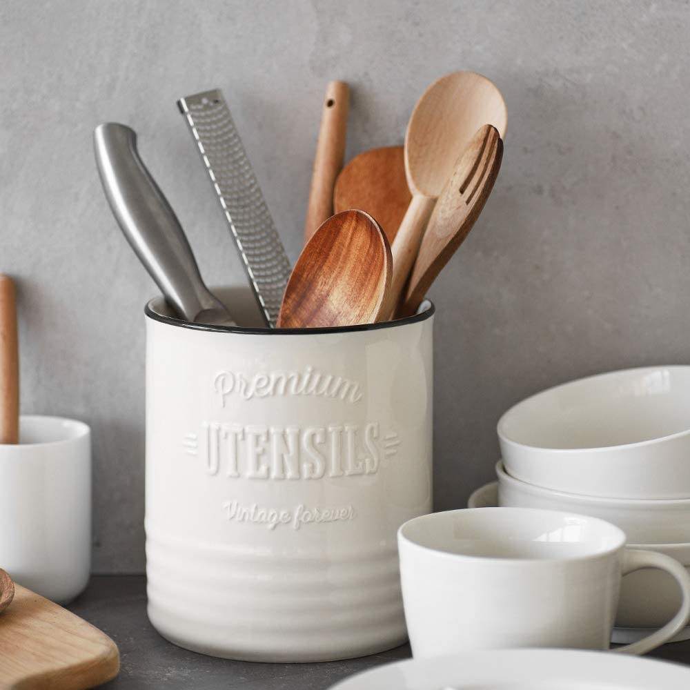 Hot Selling House Kitchen Ceramic White Embossed Chopstick Spoon Cutlery Utensil Holder for Restaurant