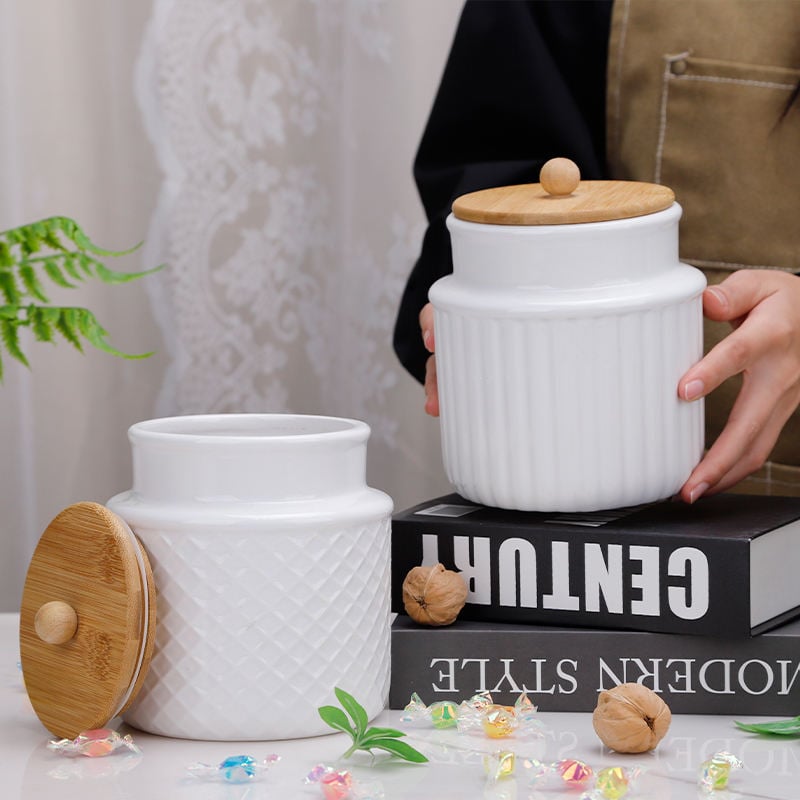 Custom Classic White Tea Jar Storage Jar With Lid Ceramic Sealing Jar for Home Kitchen