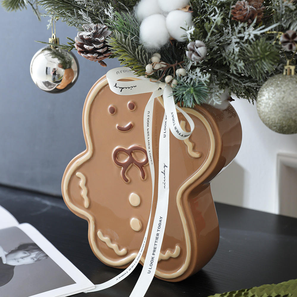 Christmas Gift Gingerbread Man Ceramic Vase Middle Aged High End Flower Arrangement Small Vase Creative Decorative Ornament