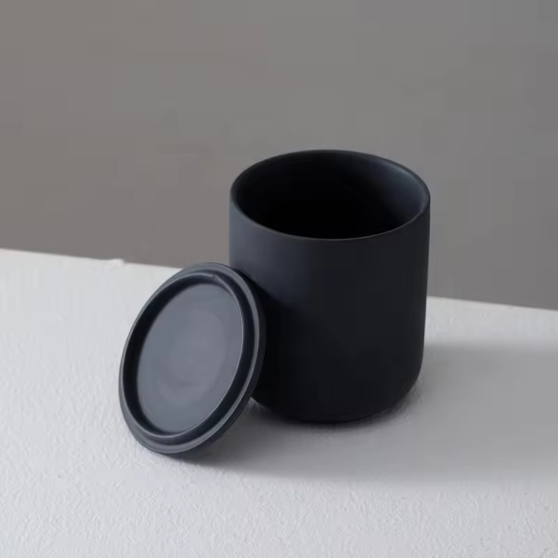 Hot Sale Nordic Home Decor Porcelain Candle Jar with Lid Color Cylinder for Candle Making for Christmas