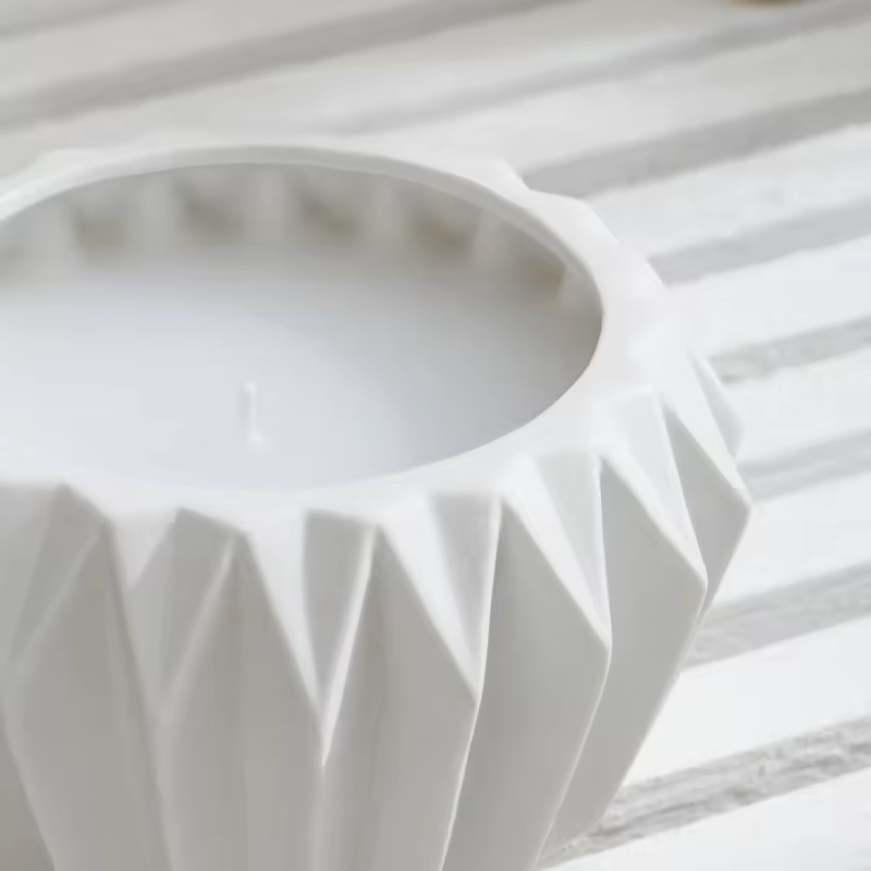 Matte White Round Candle Vessels Unique Shape Decorative Large Ceramic Candle Jars for Candle Making
