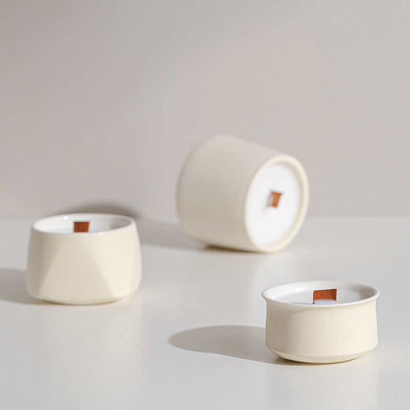 Luxury Minimalist Beeswax Candles Large Porcelain Ceramic Jars Perfect for Home Decor Weddings