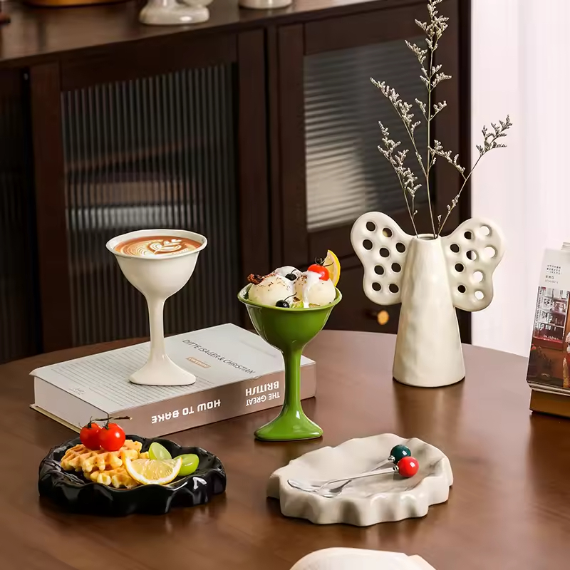 Wholesale Color Glazed butterfly Shape Ceramic Candles Holder Creative Home Decoration Table Candlestick for Living Room