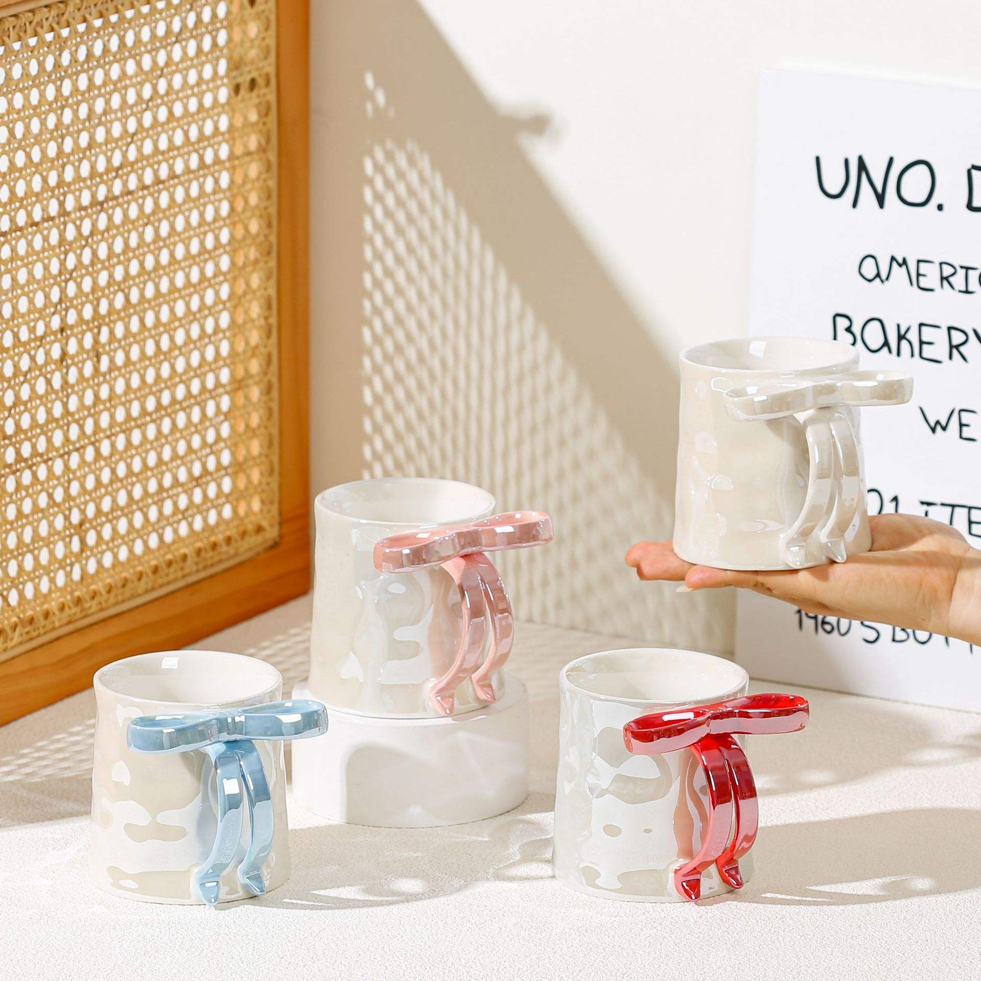Tazza in ceramica creativa con smalto pearlescente irregolare, tazza da caffè o tè rossa con manico per regali o souvenir