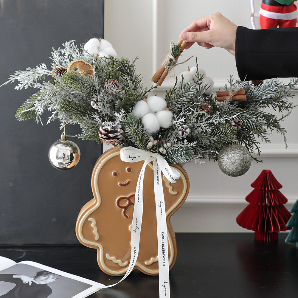Christmas Gift Gingerbread Man Ceramic Vase Middle Aged High End Flower Arrangement Small Vase Creative Decorative Ornament
