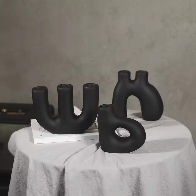 Factory Direct Home Decoration Handmade Grouted Matte Black Ceramic Candle Holders