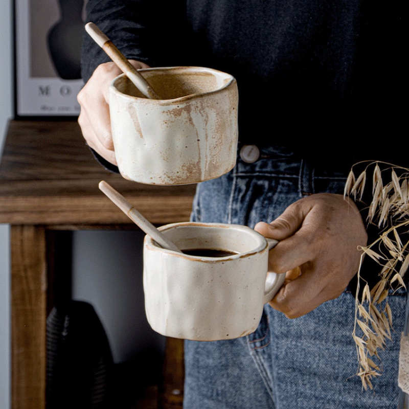 Ouderwetse Japannese Melkbeker Moderne Landelike Ontwerp Handgemaakte Onreëlmatige Porselein Kleibeker Keramiek Koffiebekers Erdewerkbeker met Lepel