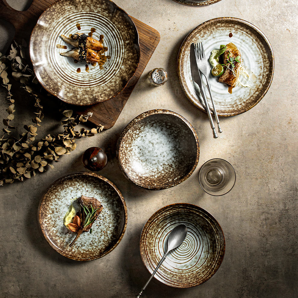 Wabi-Sabi Style Porcelain Dinnerware Set Japanese Restaurant Hotel Flower Shape Bowl Reactive Brown With Speckle Ceramic Plates