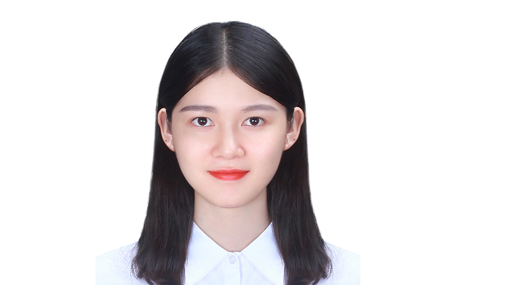 Ella Qiu