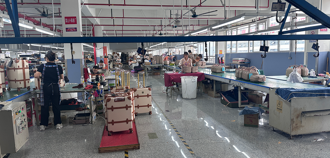 HARD SIDE LUGGAGE