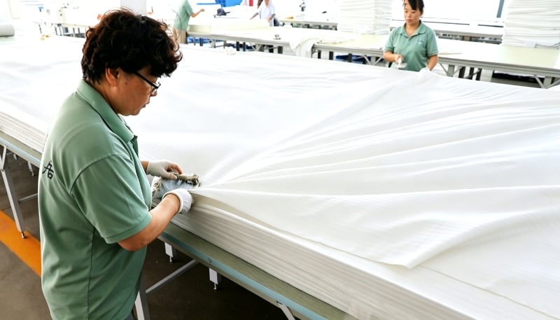 Cutting fabric_WH_800x457px.jpg