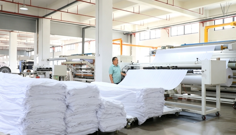 fabric laminating with waterproof TPU (5)_WH_800x457px.jpg
