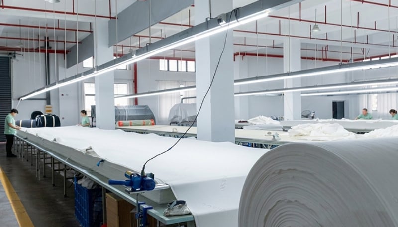 Cutting fabric (1)_WH_800x457px.jpg