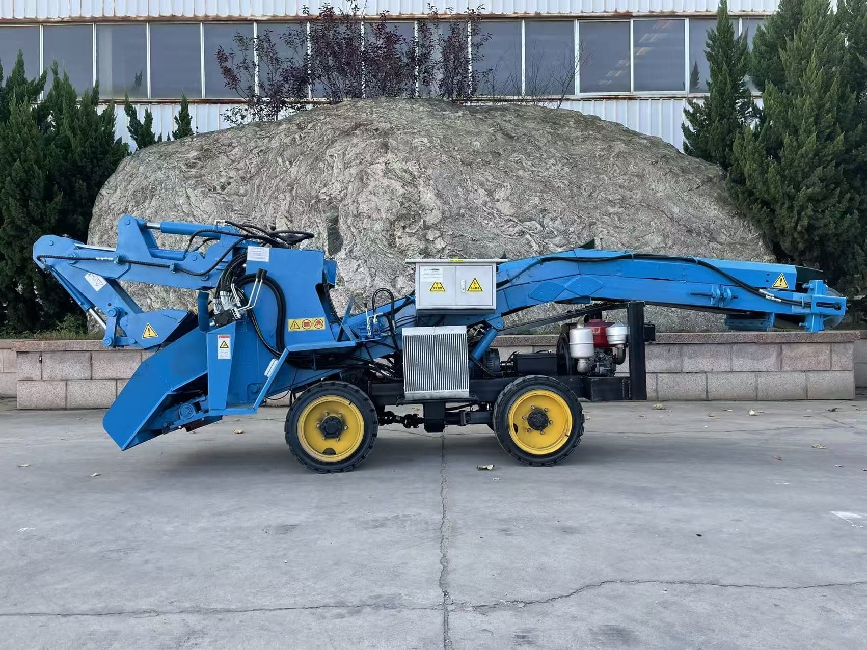 A 50m³/h wheeled belt muck loader has been shipped to a major mine in Peru