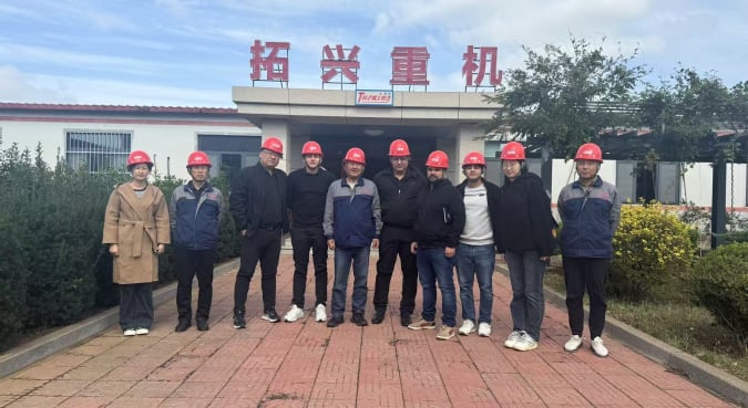 TC-100 mining shovels are shipped to Mexico, and their quality and after-sales service are recognized