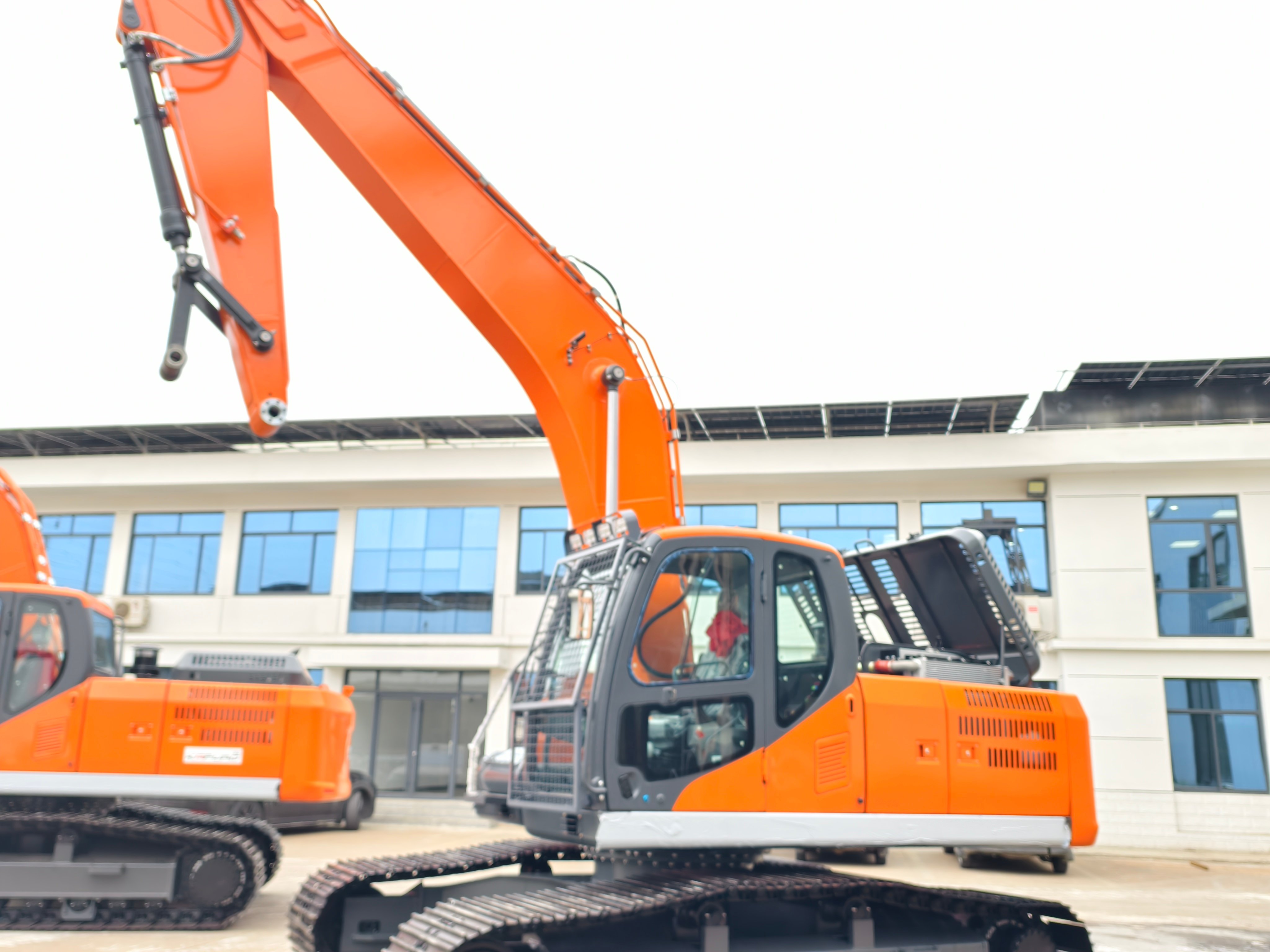 What Are the Performance Advantages of an Electric Drive Mining Dump Truck?