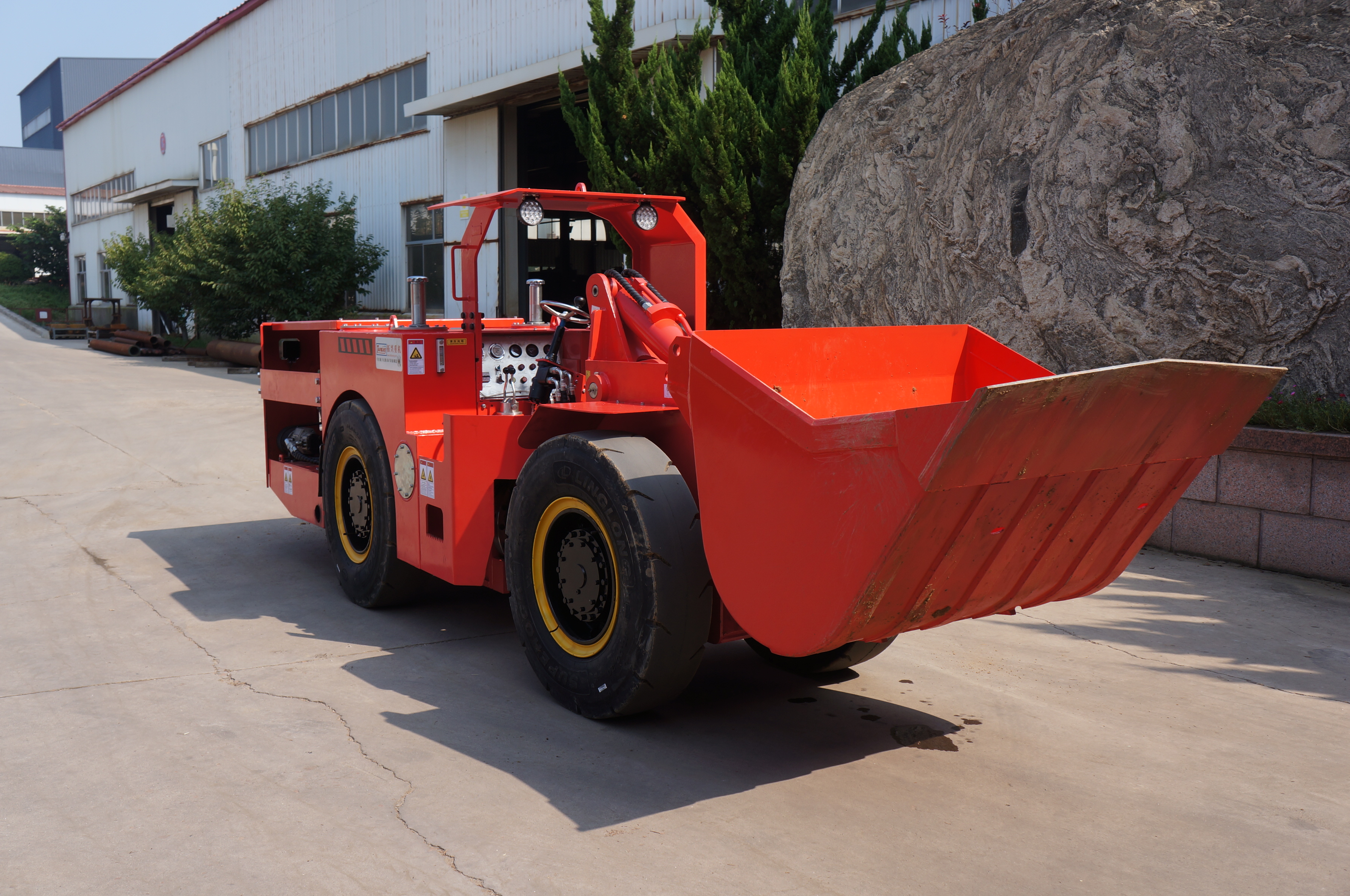 How Can an Underground LHD Loader Improve Efficiency in Mining Operations?