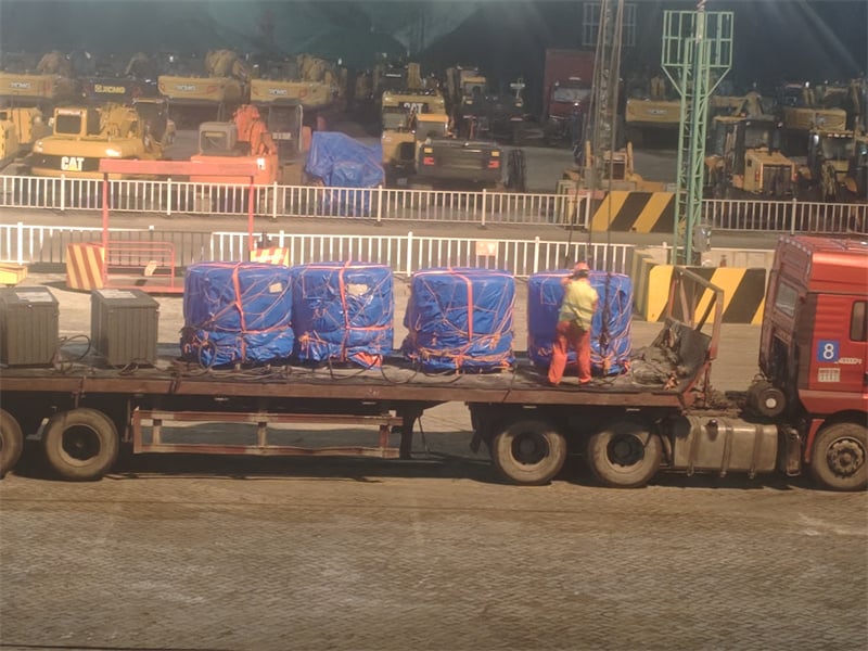 Yantai Kapuro TU 20 Underground Articulated Dump Truck Successfully Loaded for Shipment