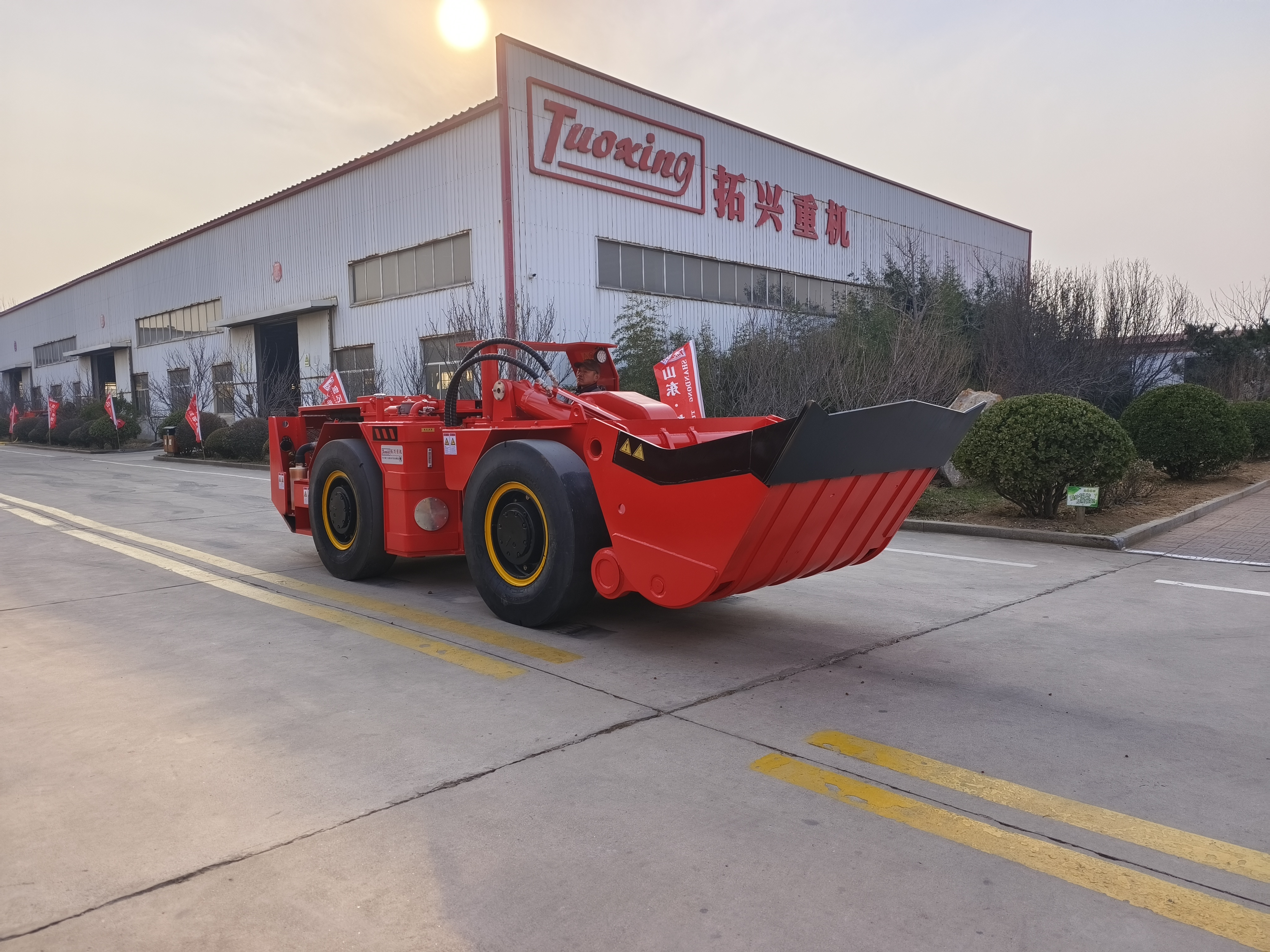 How Do Underground Loaders Contribute to Safer Mining Operations?