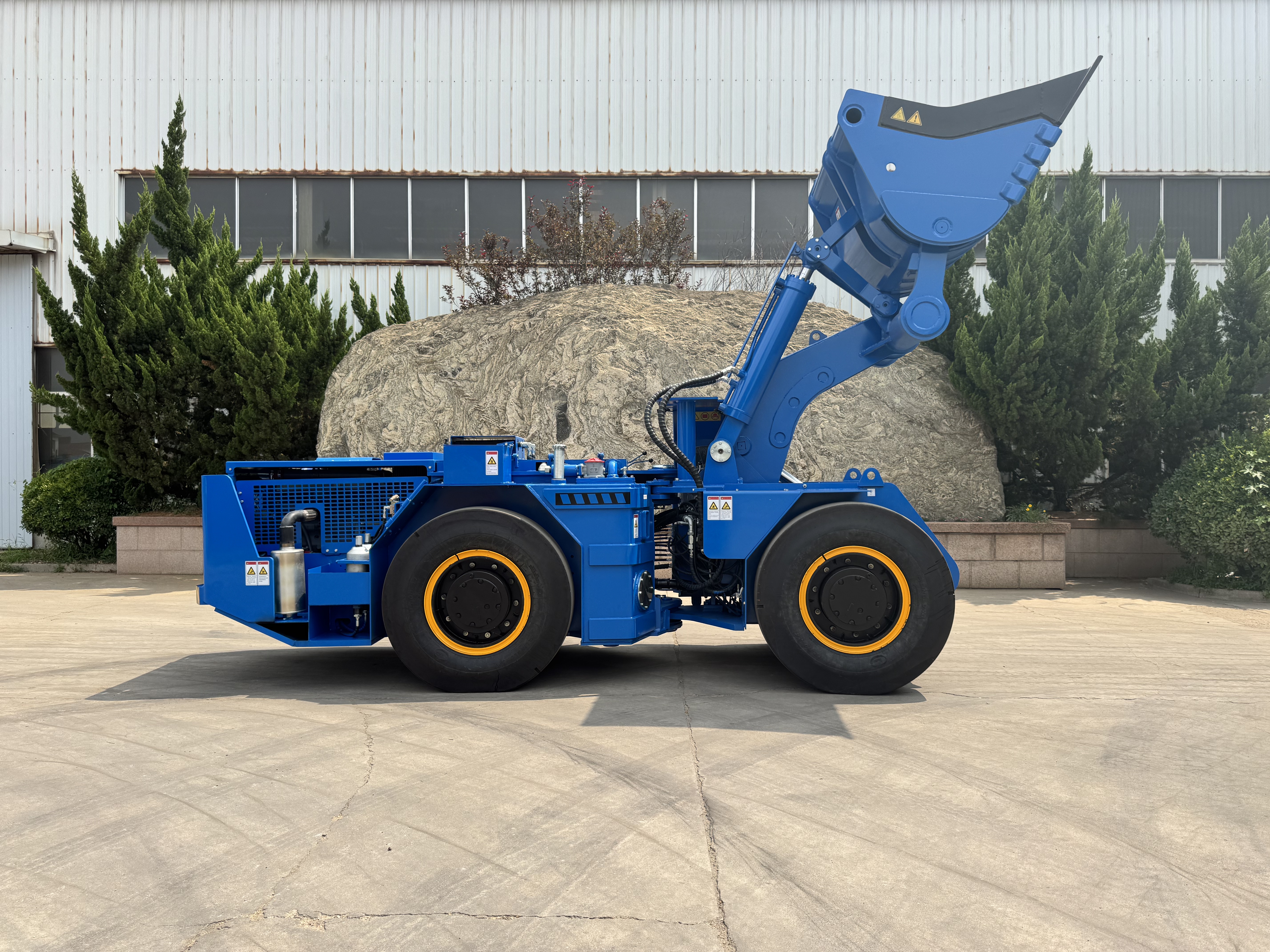 How to Select a Scooptram 1 Cubic Yard for Narrow Vein Mines?