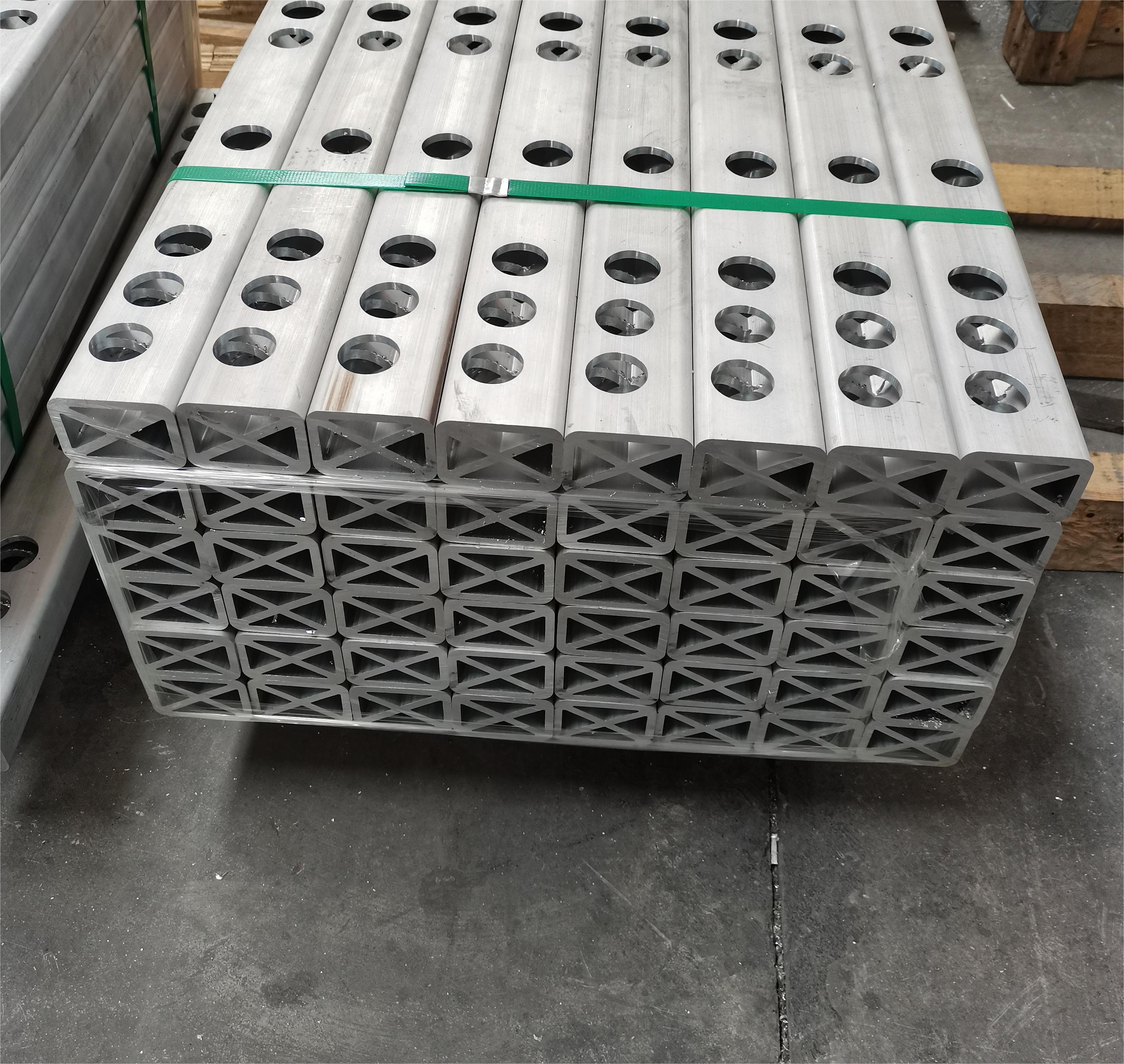 What Advantages Does Aluminium Profile Bring to Machinery?
