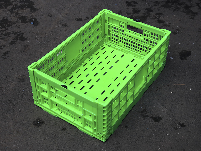 collapsible plastic crates.jpg