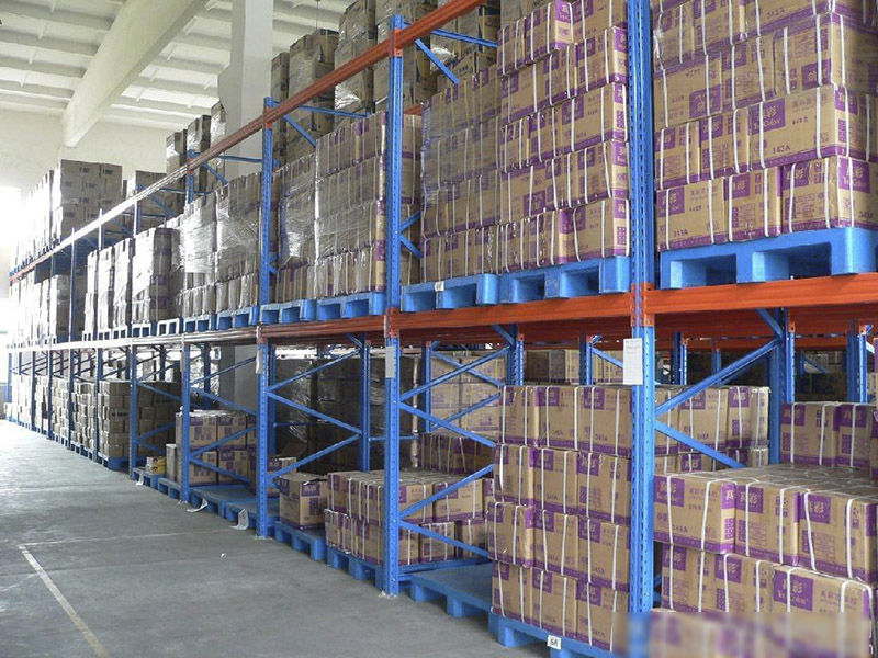 plastic pallets for racking.jpg