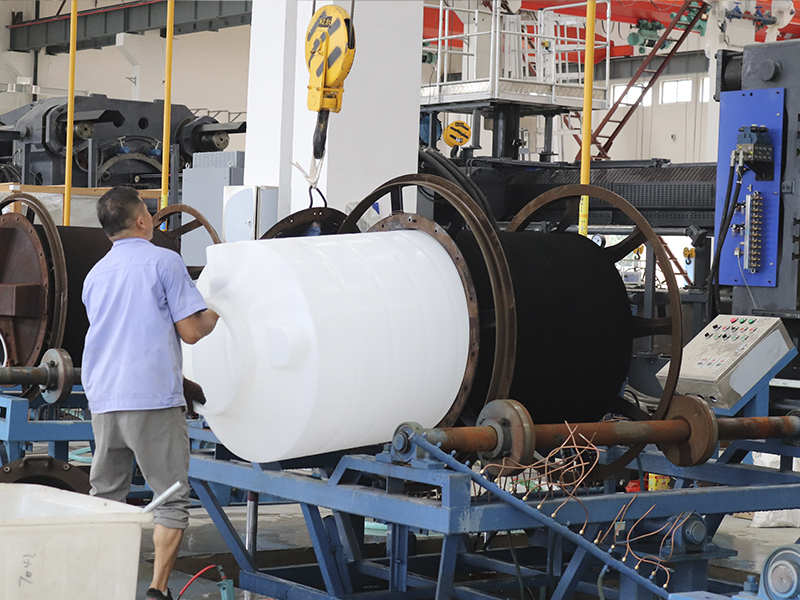 rotomolded chemical tank.jpg
