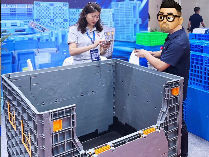 Our sales team introducing plastic pallet and logistics box solutions to global clients.jpg