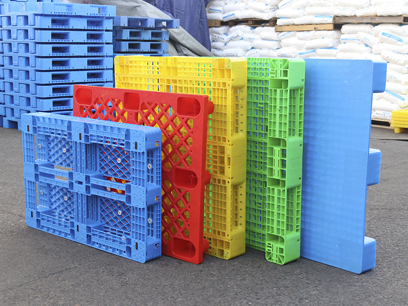 plastic pallet colors-3.jpg