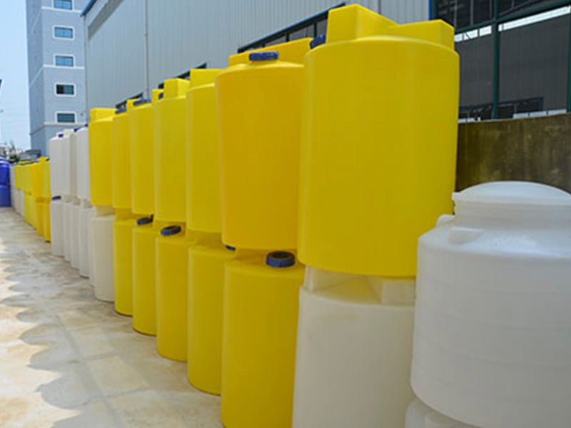 lldpe chemical tank.jpg
