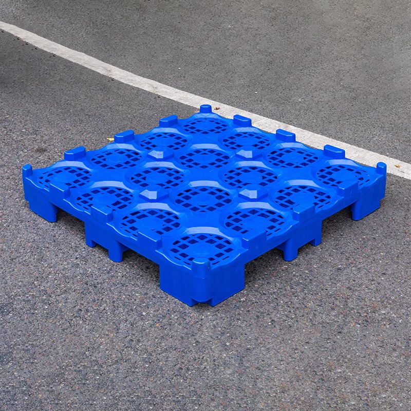 Gallon Water Bottle Pallet (16 Bottles)