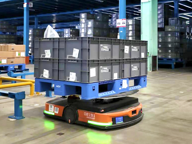 warehouse pallet handling with electric pallet jack.jpg