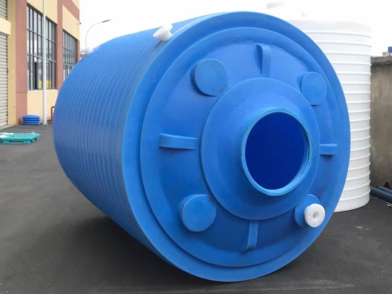 plastic chemical tank.jpg