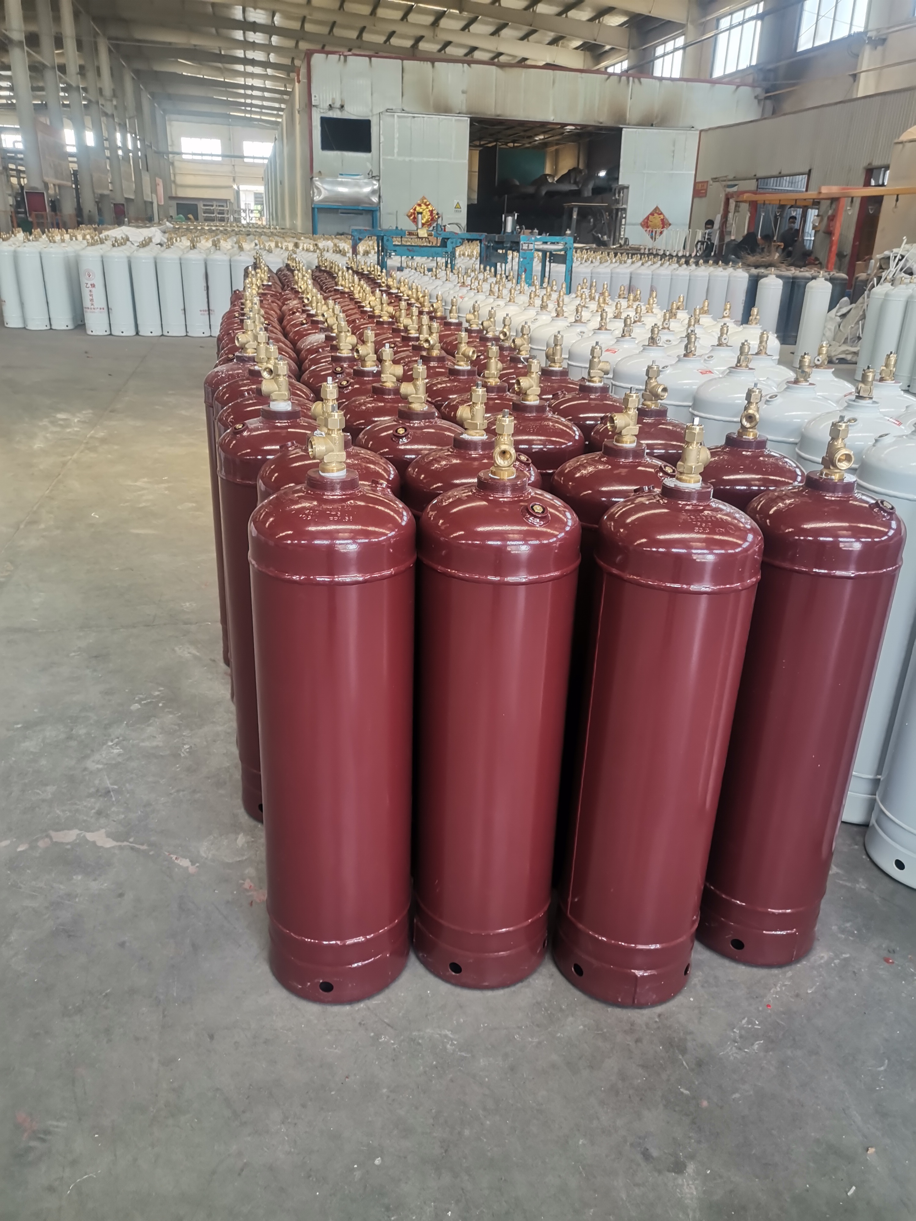 How Gas and Acetylene Enhance Efficiency in Metal Fabrication