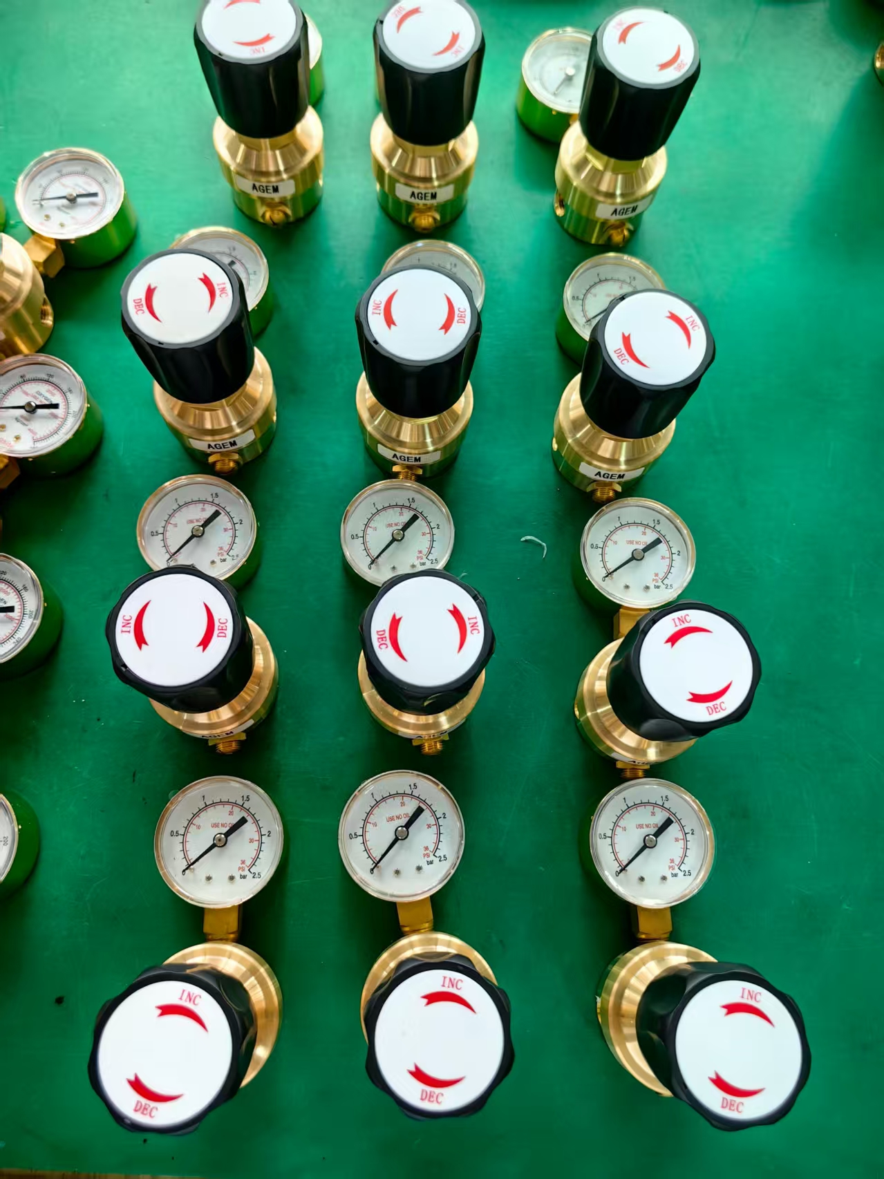 What Are the Top Features of the Best Nitrogen Regulators?