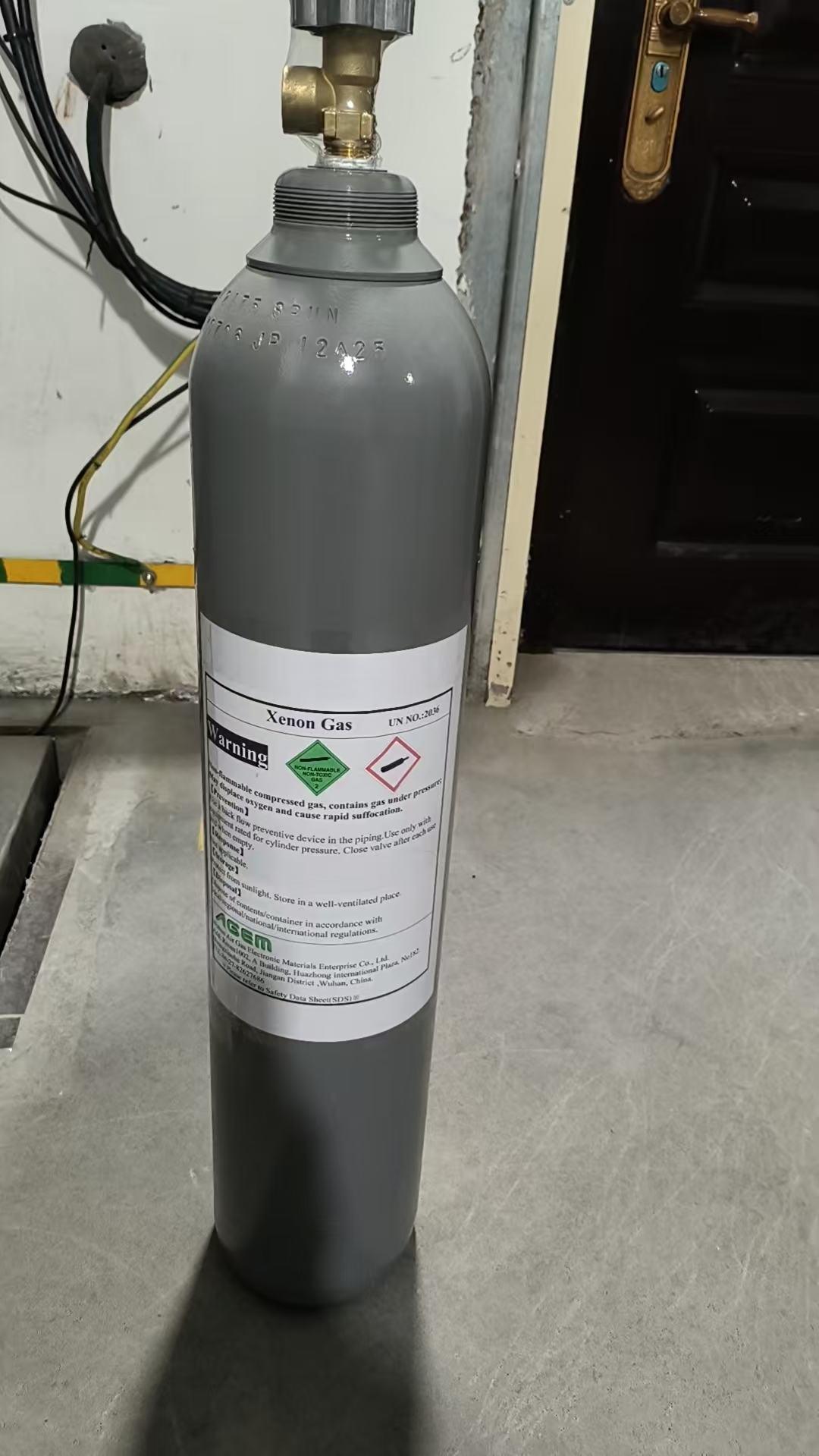 What Makes Xenon Gas a Preferred Choice for Specialized Applications?