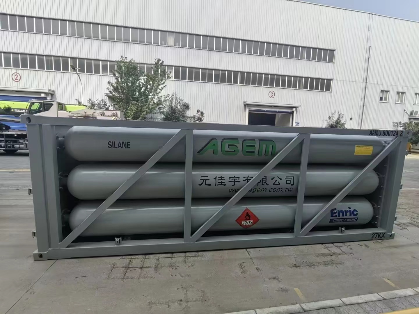 Where Is Silane Gas Sourced from and What Are Its Environmental Considerations?