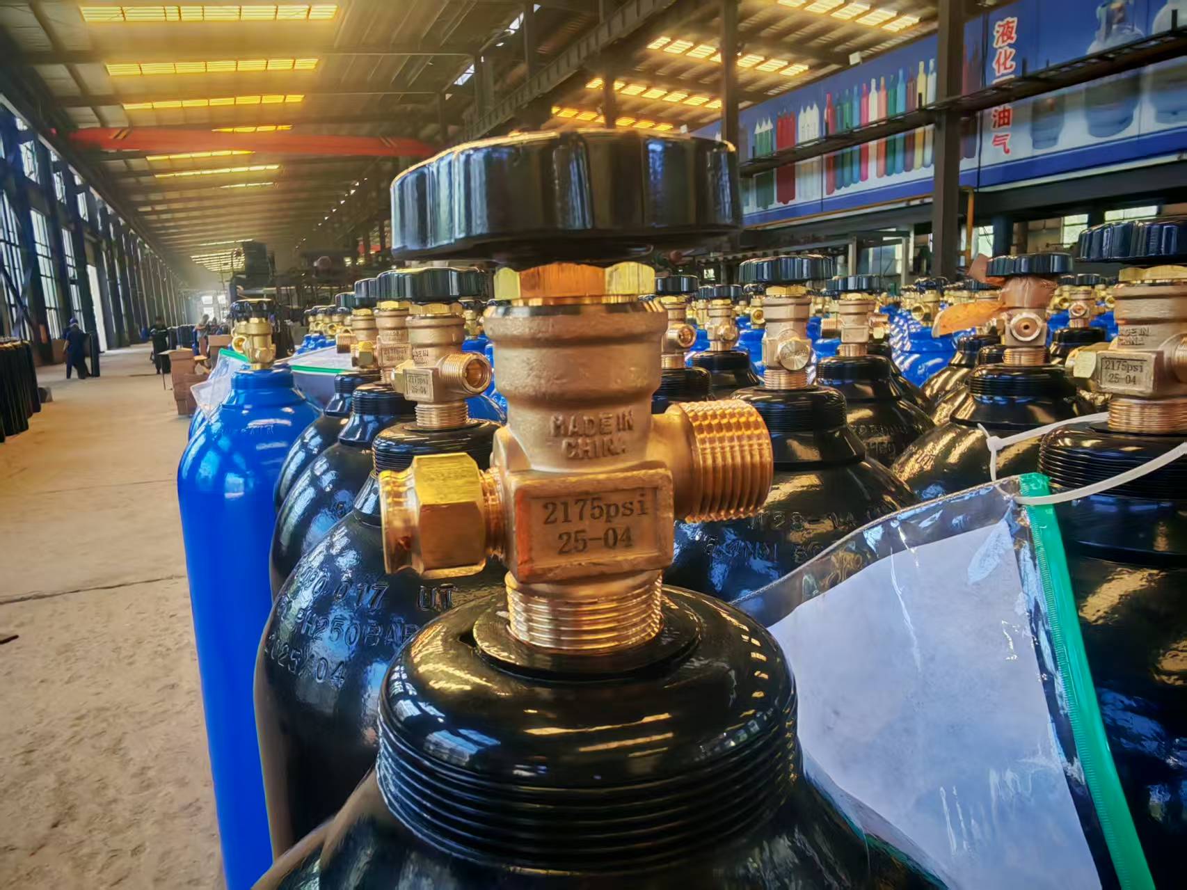 How to Ensure Safety When Handling Industrial Oxygen
