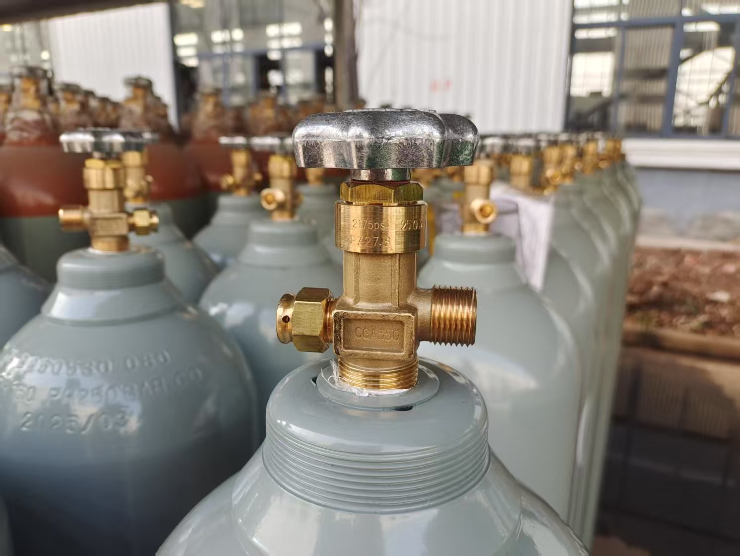 Where to Buy Carbon Monoxide Gas Cylinders in Bulk for Cost Savings