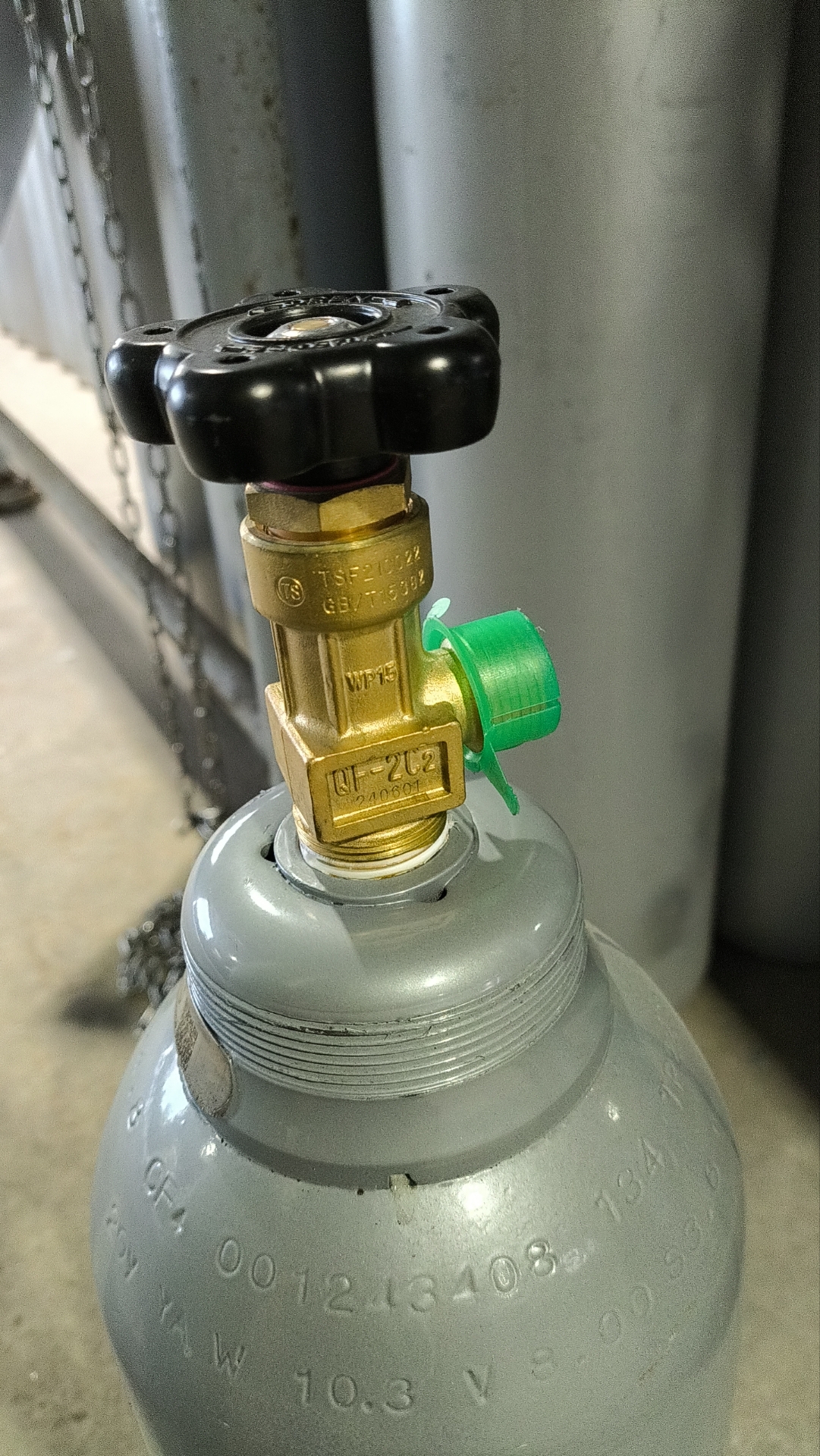 Where Can You Buy Bulk CF4 Gas Cylinders for Industrial Applications?