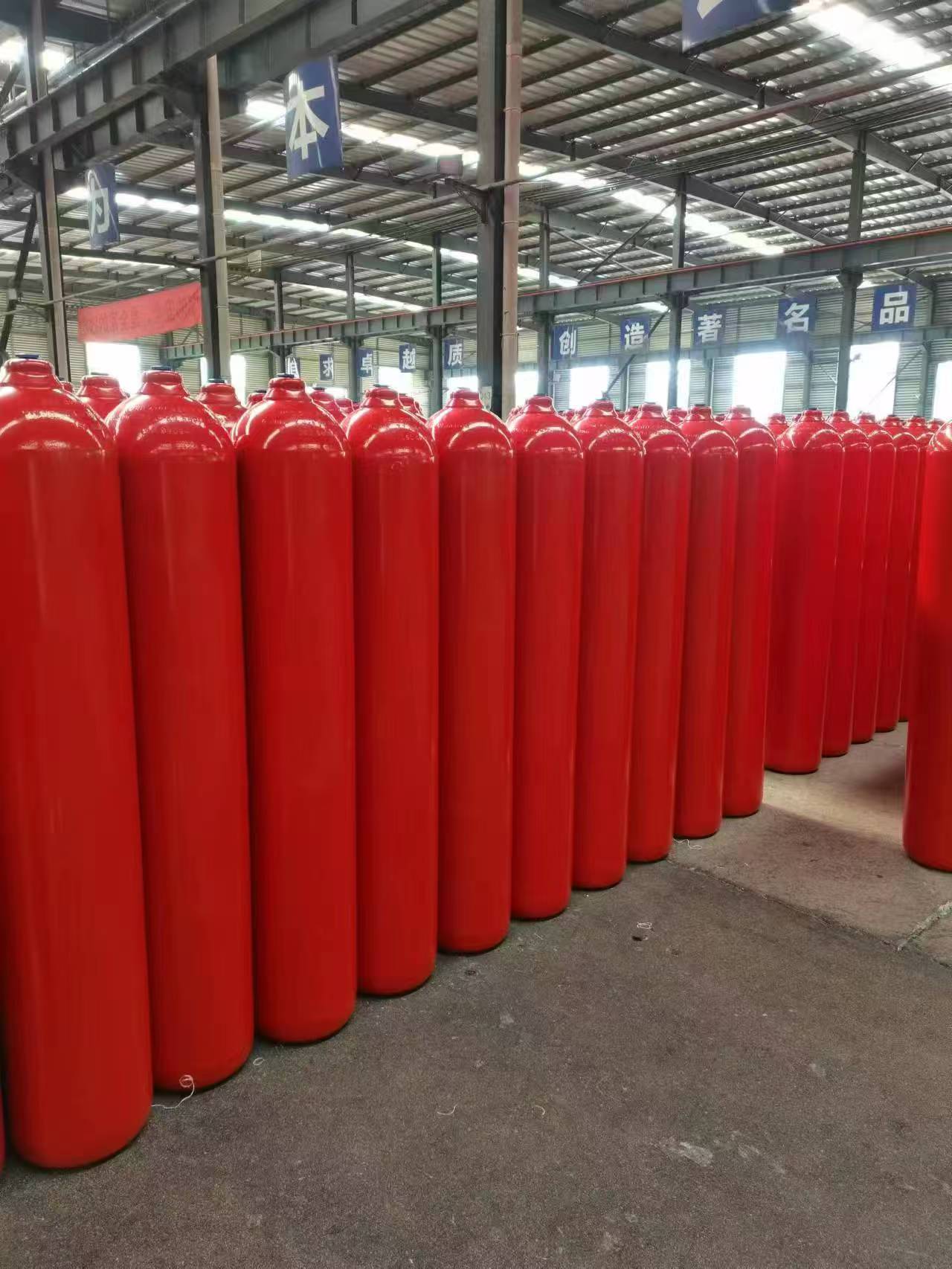 What Factors Influence Industrial Gas Pricing for Wholesale Buyers?