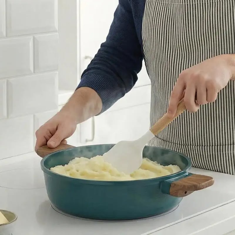 Panela Funda Baixa de Fundição Texturizada MGC – Textura Exquisita semelhante à Couro, uma Escolha Distintiva